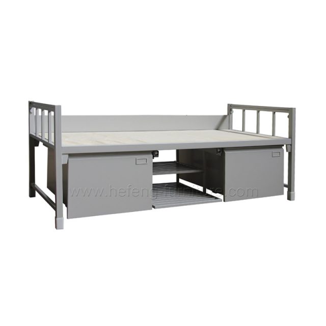 Lit de capitaine de métal